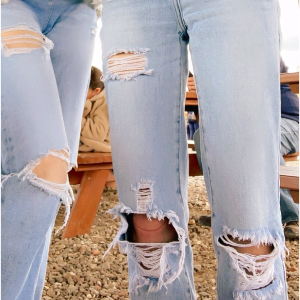 PacSun Vintage Ripped Mom Jeans - Picture 3 of 8